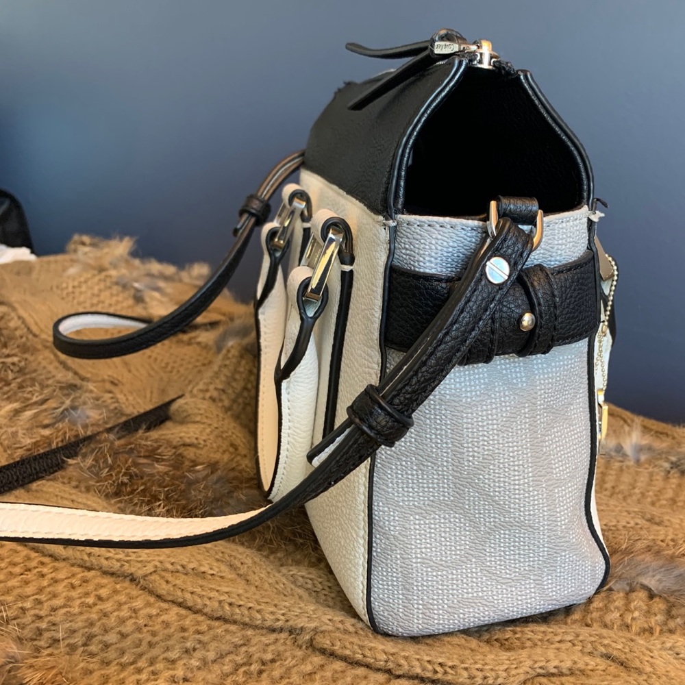 Crossbody Bag - Picture 2 of 10